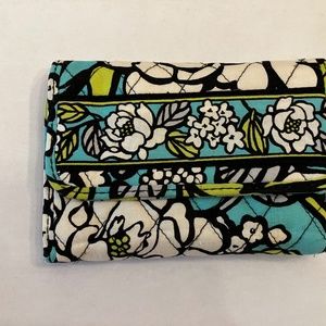 Vera Bradley tri fold wallet island blooms pattern